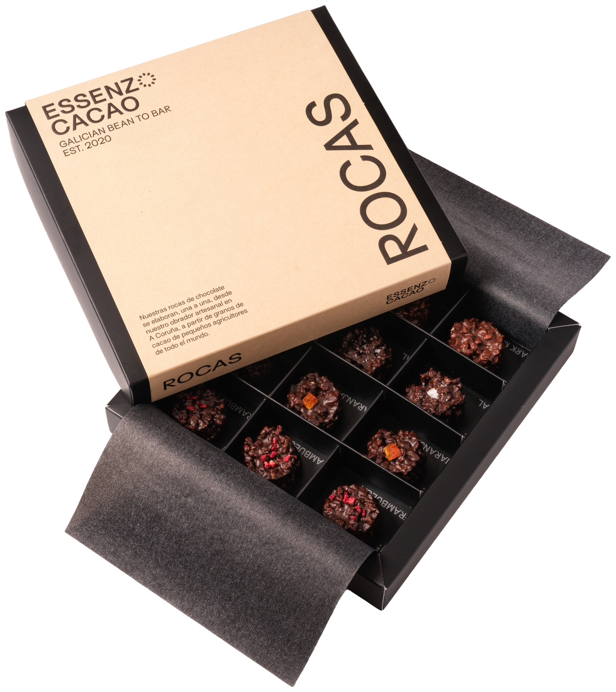 Caja de rocas de chocolate abierta: 12 rocas de frambuesa, naranja, sal y leche sobre chocolate de Uganda 72%