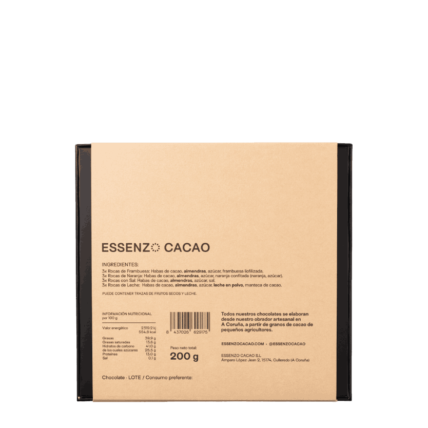 Detalle roca chocolate artesanal con almendra bean to bar Essenzo Cacao